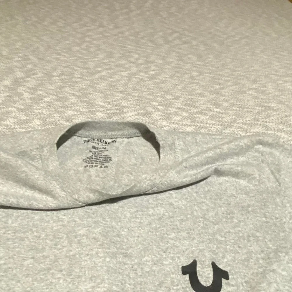 True Religion gray t-shirt short sleeves Size M. SKU-A417 #denim